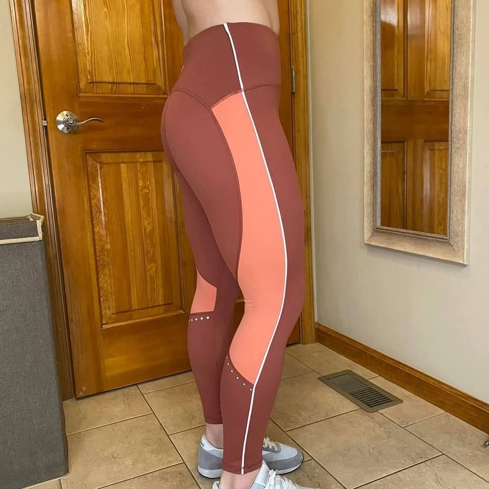 ZYIA Terra Cotta Piping Light N Tight 24" Leggings - Size 8-10